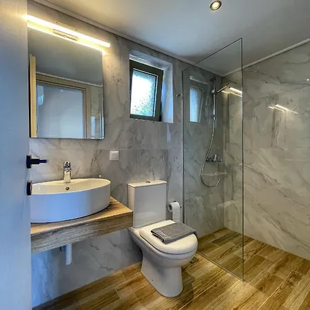 Selene Apartment *